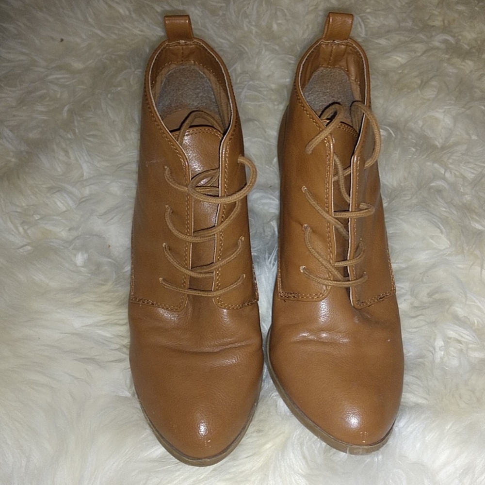 High heal boots